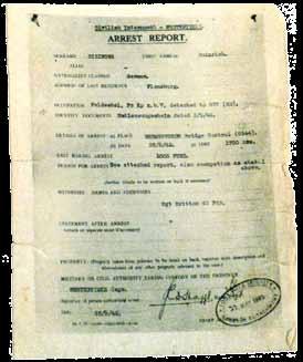 H e i n r i c h Himmlers arrestat i o n i 1945 Den kl. 1700 den 22. maj 1945 kom 3 tyske civilklædte personer til en kontrolpost i Bremervörde.