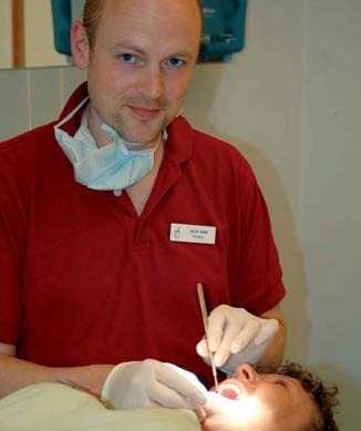 Eugenol-lugt skræmmer tandlægeangste patienter. Mangel på specialtandlæger  presser kommuner til kreative løsninger - PDF Gratis download