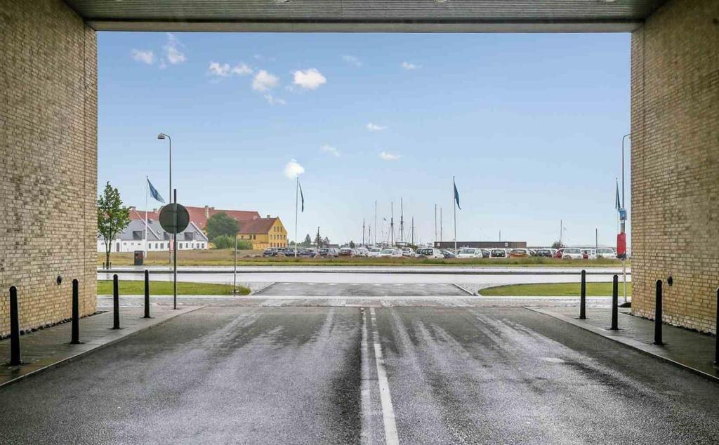EJENDOMMEN Markant og fleksibel ejendom opført i 1995 DK Flot udsigt over Øresund Ejendommen har ventilation med køl Frivilligt at