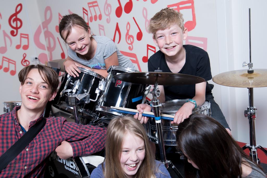 HVEM KAN SØGE? Målgruppe Elever, der er bosat i Odense Kommune og skal begynde i 7., 8. eller 9. klasse i skoleåret 2019/2020, kan søge om optagelse i musikklassen.
