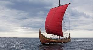 Tur nr. A19-85 Vikingeskibsmuseet Tirsdag d. 25. juni 10.00-16.00 Vi skal en tur til Roskilde Fjord og se de velbevarede 1000 år gamle vikingeskibe, der står i en smuk silhuet mod vandet.