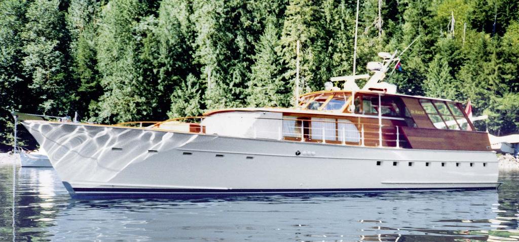 Mens Børge Quorning var i Canada havde han ansvaret for bygning af denne fl otte 65 fods motoryacht, hvor han selv tegnede spanterne op og indfældede en fl ot kompasrose af ahorn i salonbordet af