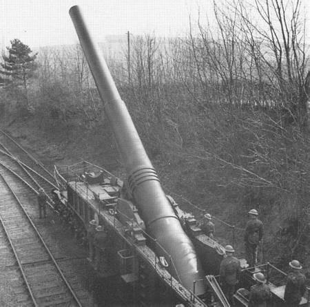 De tre jernbanekanoner blev i stil med forgængerne under Første Verdenskrig døbt His Majesty's Gun "Scene Shifter", "Gladiator" og "Piecemaker".