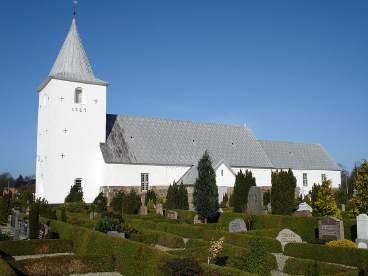 Aal kirke Aal kirke er kendt for sine kalkmalerier, der stammer fra det 12. århundrede.