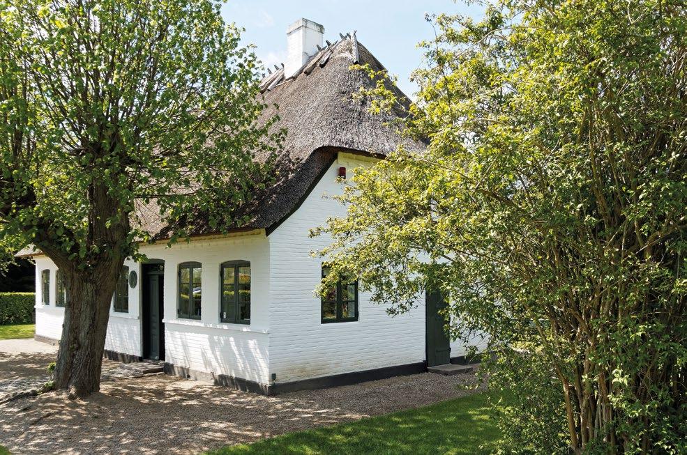 Barndomshjemmet anno 2019 07 Efter Niels Malers salg havde huset en lang række ejere, før det i 1953 blev købt af Odense Amtsråd. Oprindeligt lå huset ca. 20-22 meter længere mod vest.