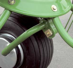 50x8 dæk på de fritløbende pianohjul giver en rolig kørsel, også ved 40 km/t.