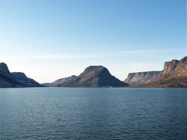 Før 1822 havde vikinger, islændinge, nordboere, "opdagelsesrejsende" og hvalfangere besøgt Østgrønlands kyst, og de har efterladt sig sejladsforskrifter, iagttagelser og navne på meget fremtrædende