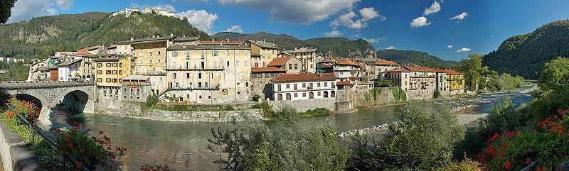 Derudover skal vi udforske området på mountainbikes. Vi besøger byen Varallo. Byen er dateret tilbage til 1491.