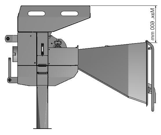 Under drift indstilles maskinens højde til maksimalt 600 mm over terræn (Figur 10).