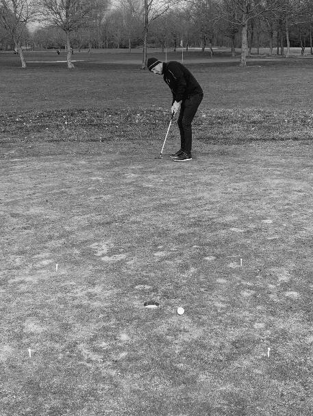 Øvelse 2: Stop bolden i firkanten 4 tees 4 bolde 1 putter Placer de fire tees i en firkant rundt om hullet. Firkanten skal være cirka 1 x 1 meter.