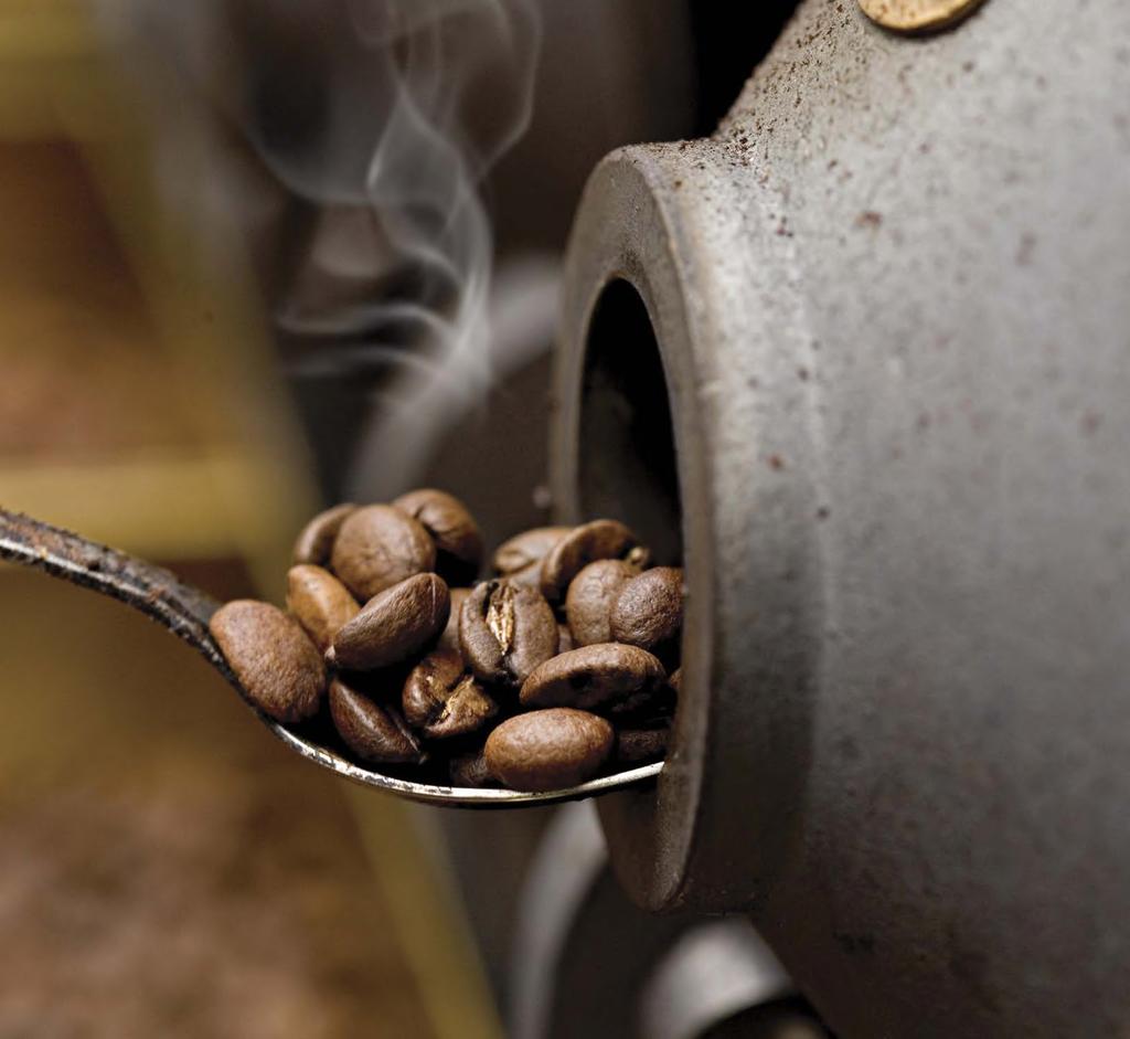HELE BØNNER På disse kaffevarianter har vi gjort vores bedste for at blende og riste bønnerne, så de passer perfekt til de sorte kaffetyper: Filter, Lungo, Americano, Café Creme og stempelkaffe.